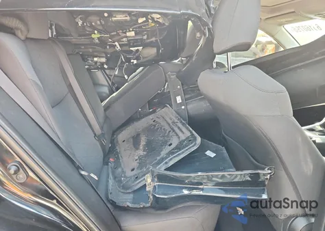 2019 Toyota Rav4 Xle from USA, damaged, VIN JTMP1RFVXKD017922